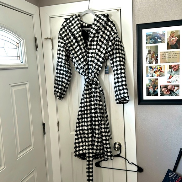 Forever 21 Houndstooth coat - Picture 6 of 10